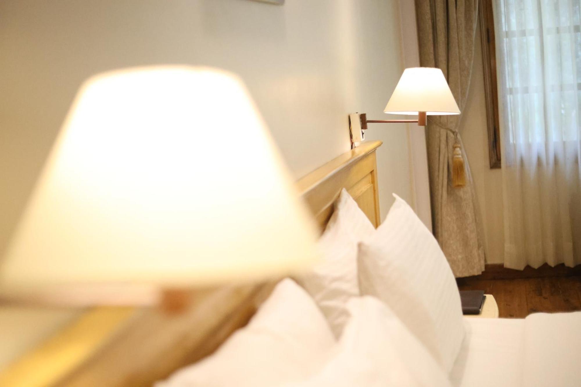 Hotel Willow Banks - Boutique 4 Star Hotel On The Mall Road Shimla Exterior foto