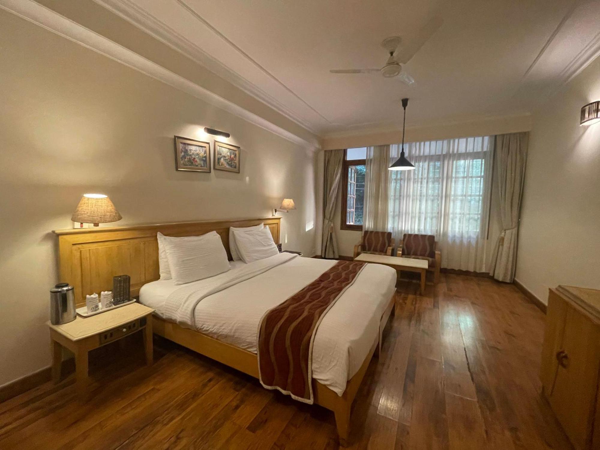 Hotel Willow Banks - Boutique 4 Star Hotel On The Mall Road Shimla Exterior foto